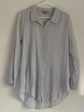 Calypso St. Barth Crinkle Cotton Shirt in Light Blue. Size M